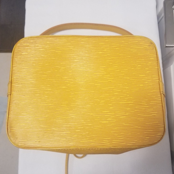 ❌‼SOLD‼❌-LV Epi Petit Noé w/COA (online) - Picture 7 of 17